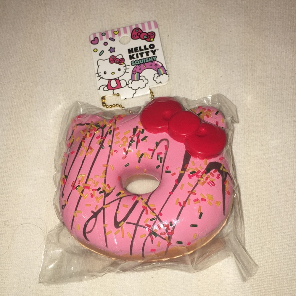 hello kitty donut squishy